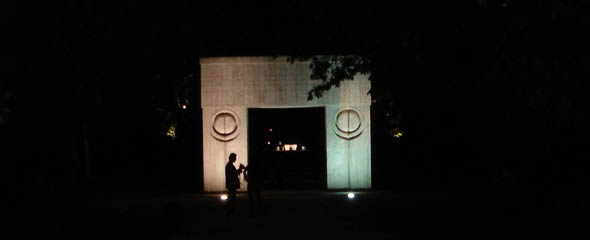 Gate of the Kiss Gate of the Kiss