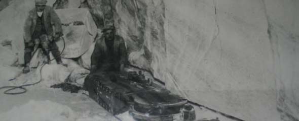 Workers in the salt mine -archive picture.